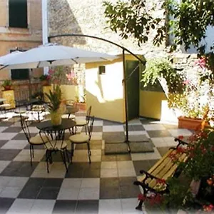 D'autore La Poesia B&B Monterosso al Mare